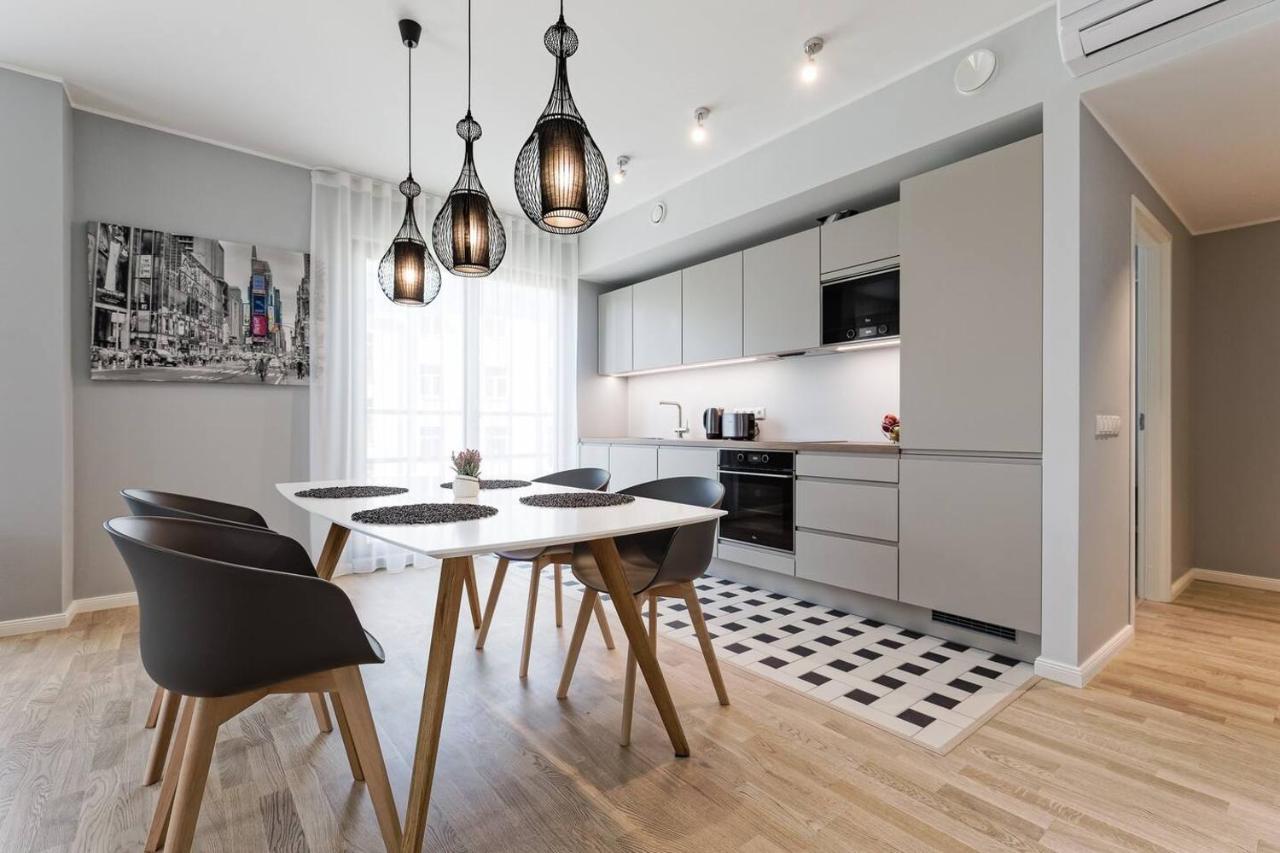 Central Apartments, Quiet With Free Parking And Ac. Tallin Exterior foto