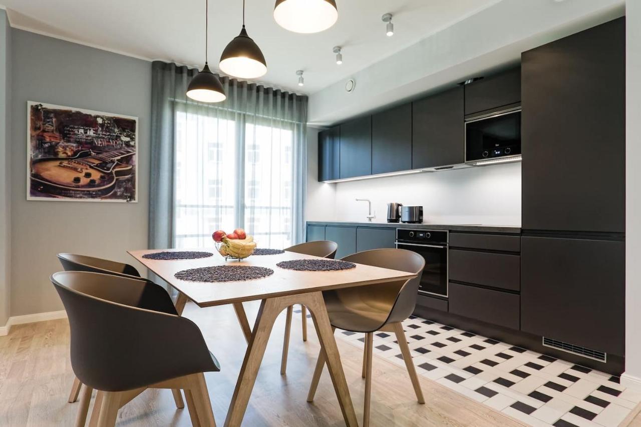 Central Apartments, Quiet With Free Parking And Ac. Tallin Exterior foto