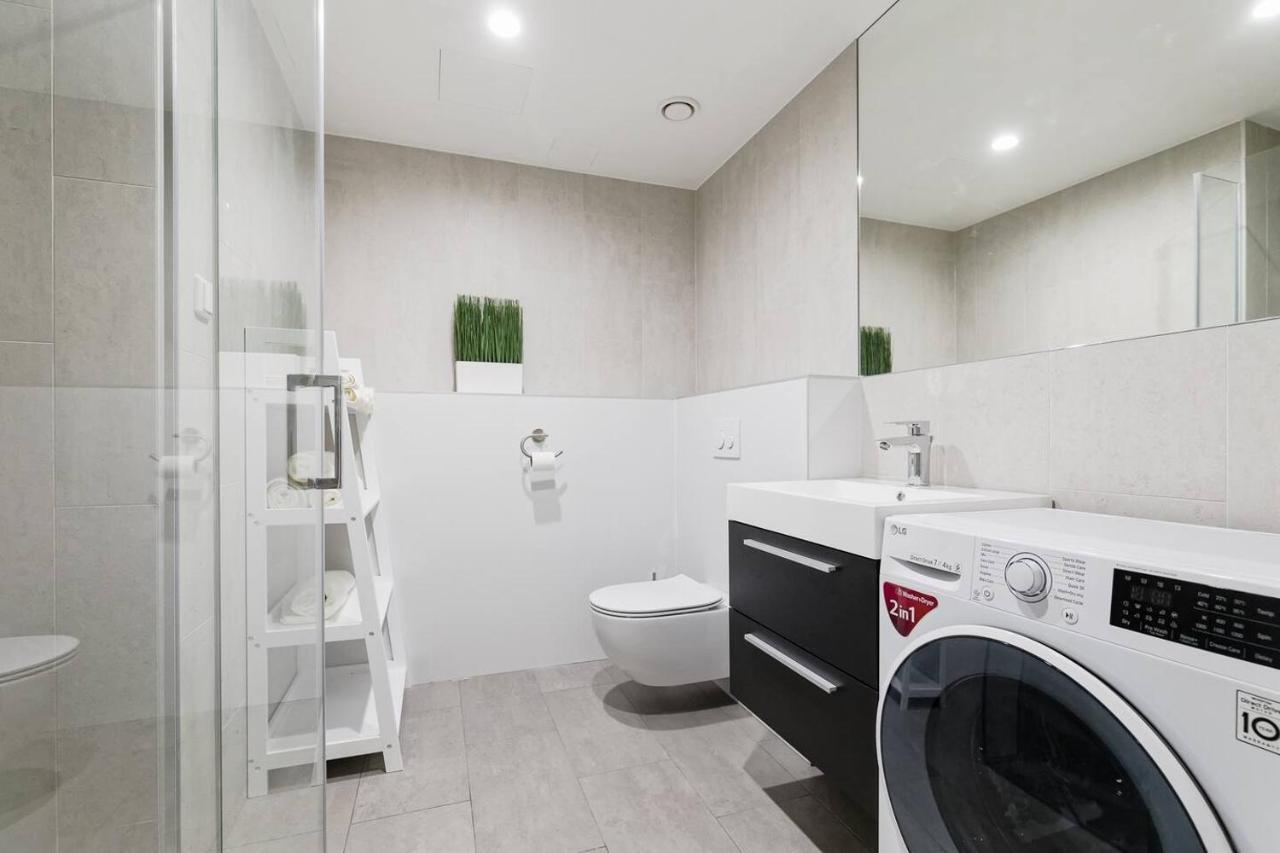 Central Apartments, Quiet With Free Parking And Ac. Tallin Exterior foto