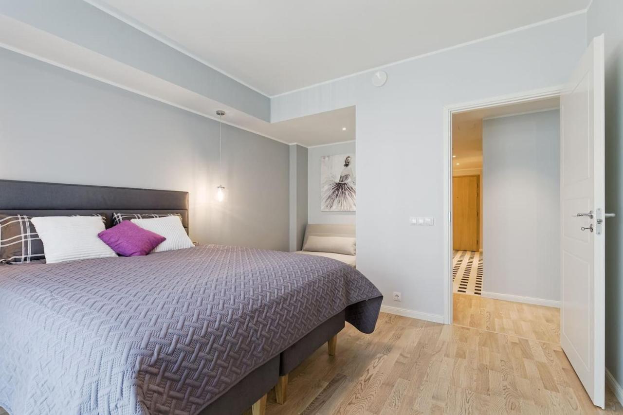 Central Apartments, Quiet With Free Parking And Ac. Tallin Exterior foto