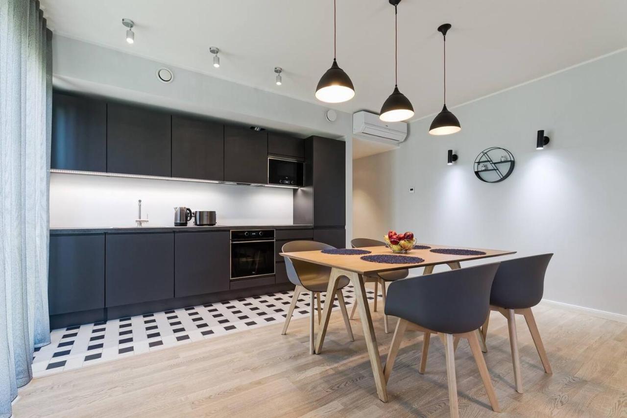 Central Apartments, Quiet With Free Parking And Ac. Tallin Exterior foto